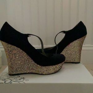 Guess wedges